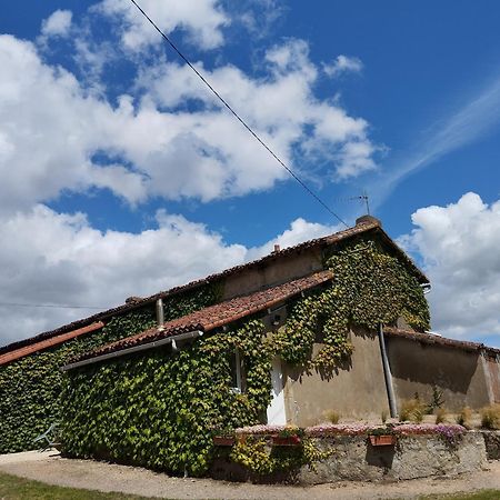 Maison Au Calme Avec Vue Etang Clesse  Exterior foto